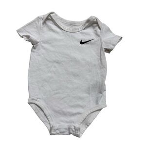 Nike Swoosh White Onesie Short Sleeve Baby Boy Girl Size 6M